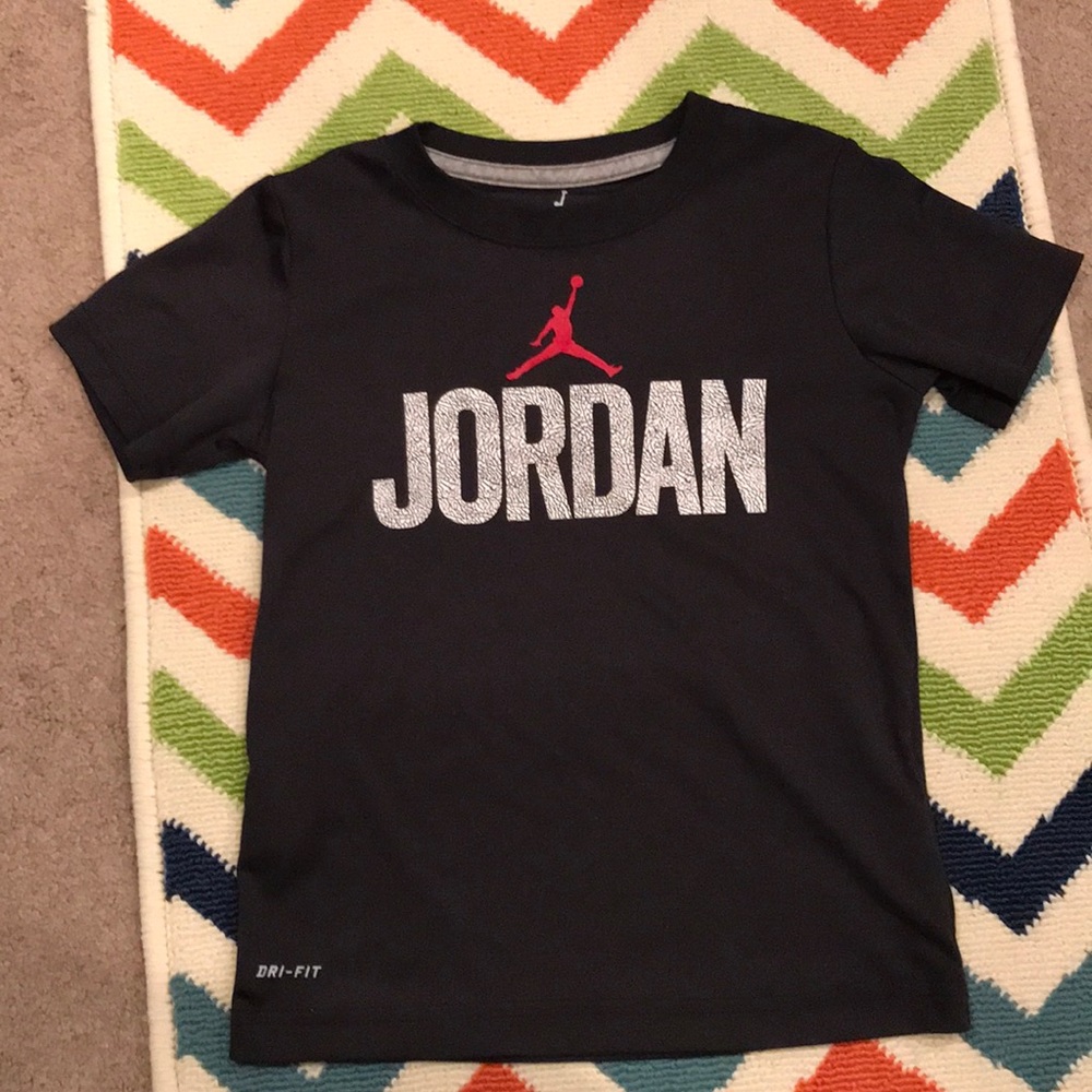 Boys Jordan shirt❤️